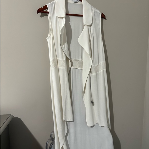 Bebe White Throw Over (perfect at the beach) - Picture 3 of 7